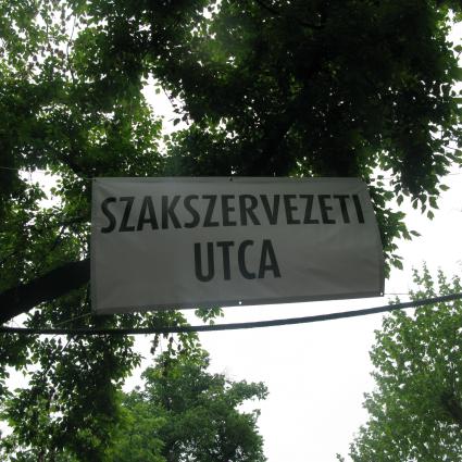 Esõ, buli, szakszervezet – Május elseje a munka ünnepe