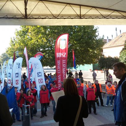 Tisztes munka világnapja 2013. október 7.